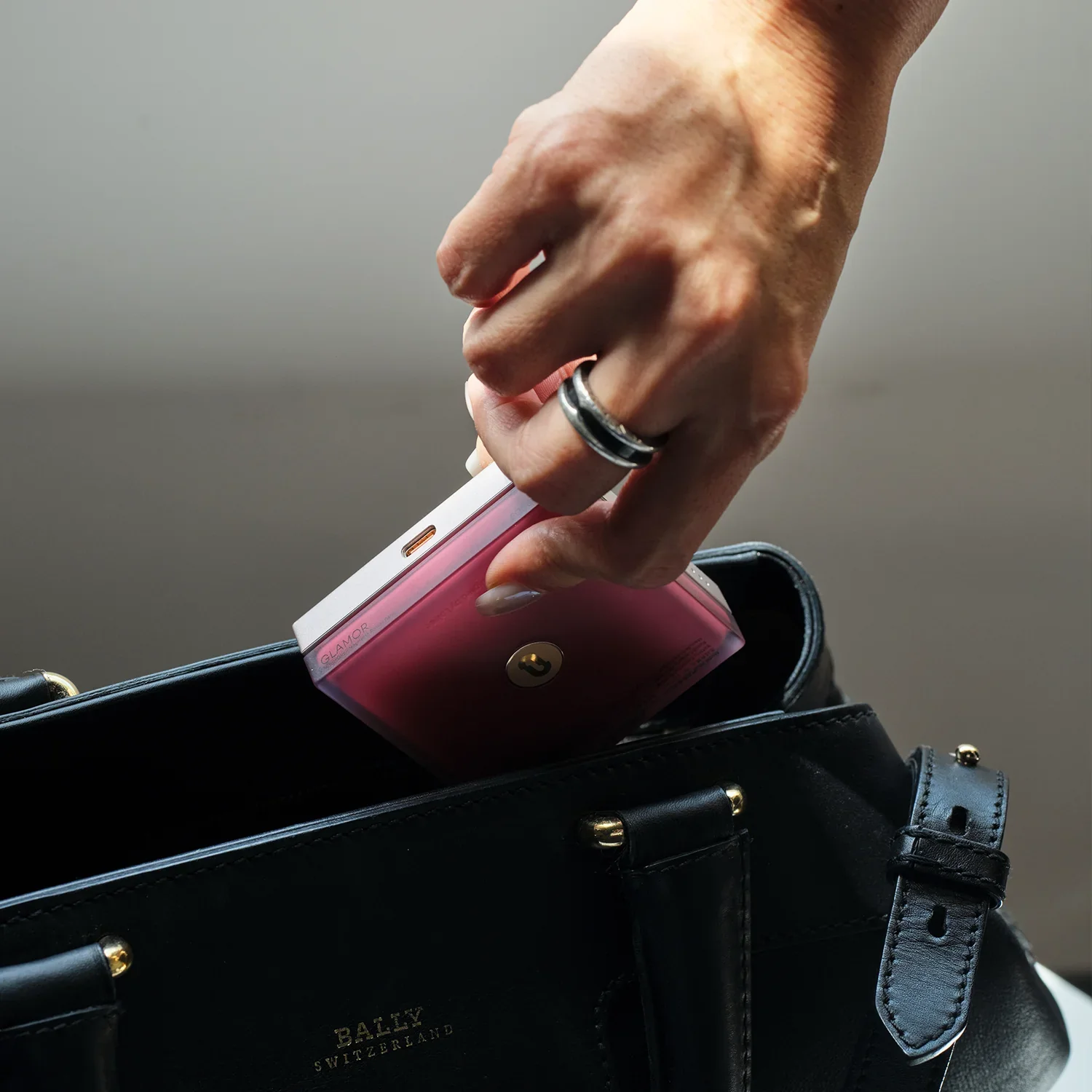 Glamor Magnetic Power Bank 5K - Image 14